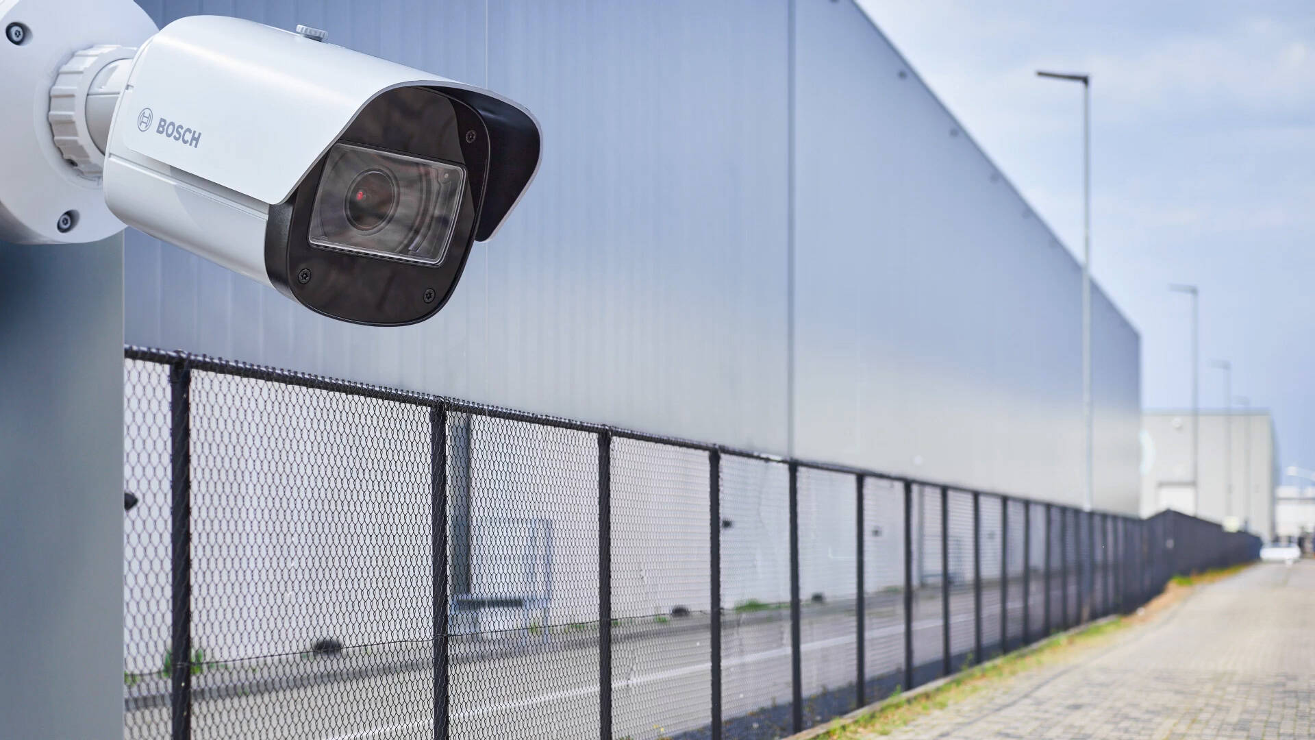 Dinion 7100i Ir Robust Bullet Cameras Tiến Xa Nhờ Trí Tuệ Nhân Tạo (ai) Dựa Trên Biên